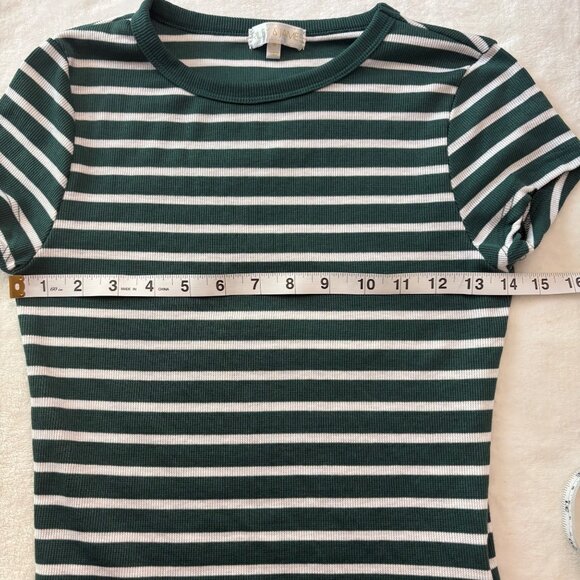 Womans Juniors Green & White Striped Fitted Short Sleeve Ribbed Tee Size Medium - Picture 8 of 10